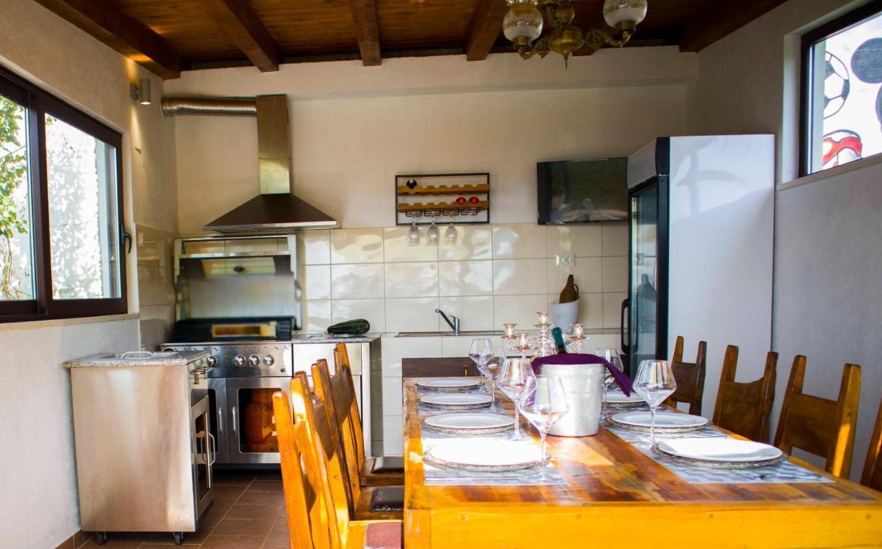 Hill Apartment With Private Pool Kučine المظهر الخارجي الصورة