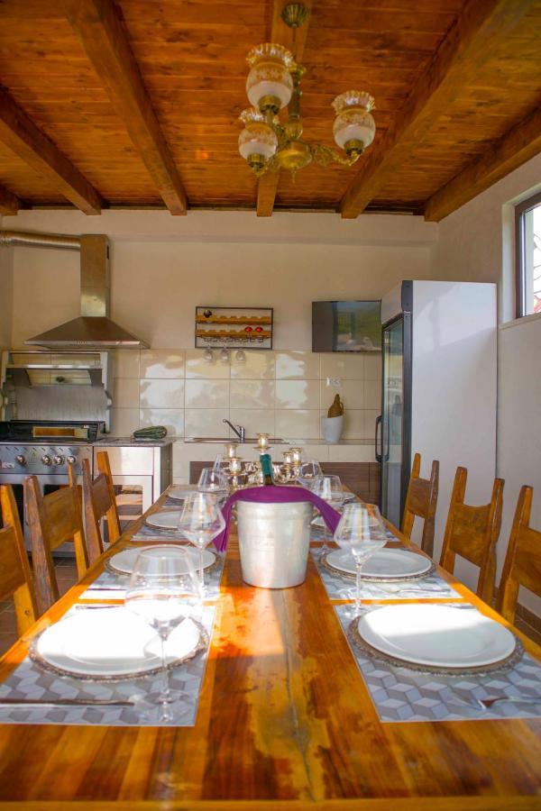 Hill Apartment With Private Pool Kučine المظهر الخارجي الصورة